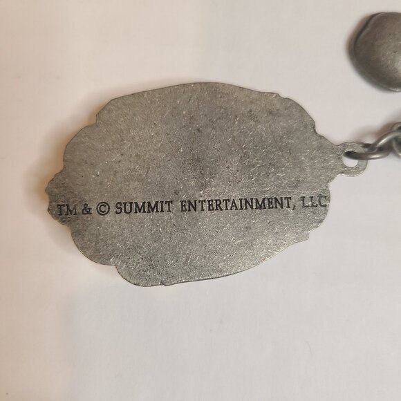 Twilight Cullen Family Crest Keychain by Summit Ent. - Picture 4 of 4